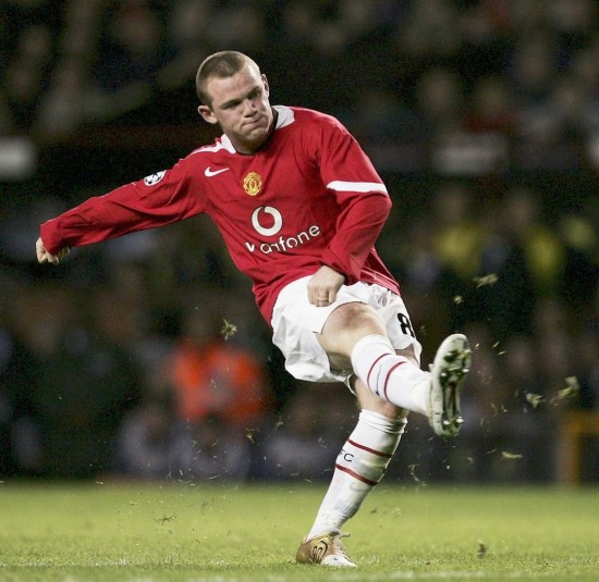 记者：小法将在赛季结束后与科莫谈未来，罗马和药厂想签下他.